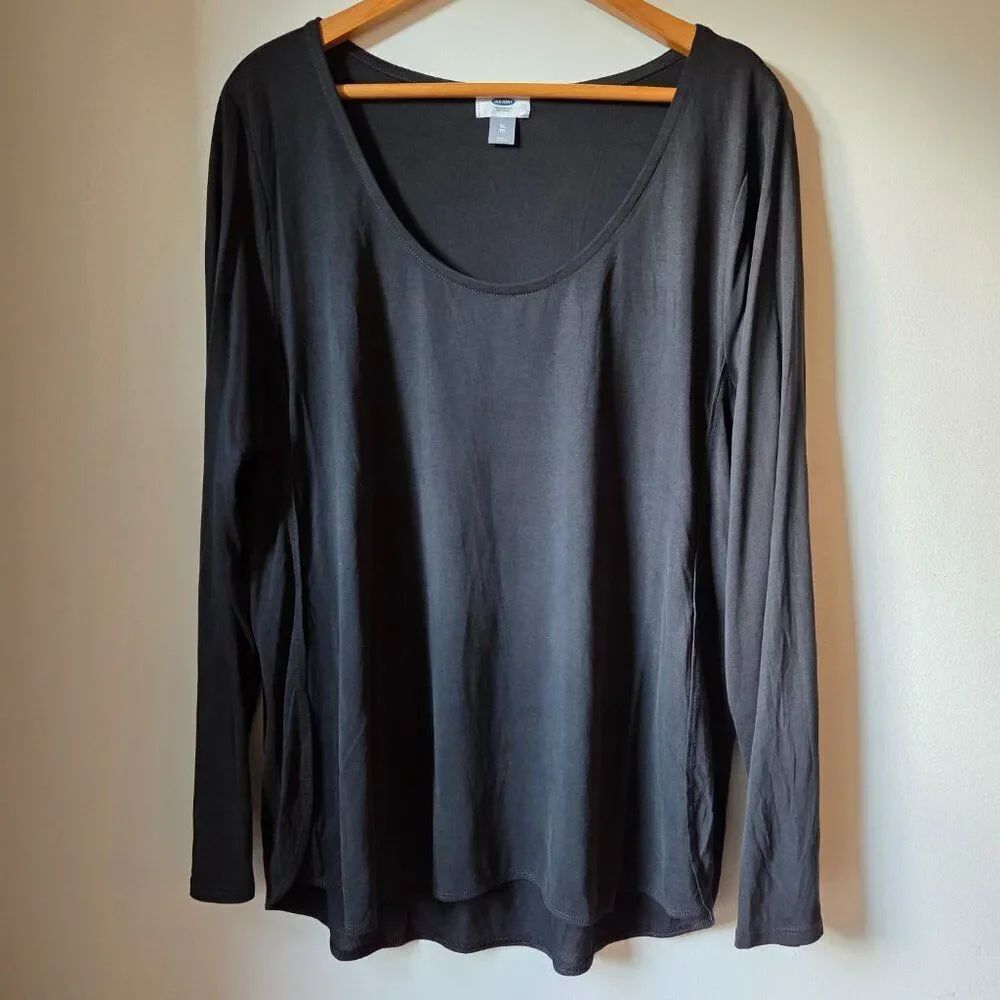 EUC OLD NAVY BLACK SCOOP NECK TULIP STYLE SIDE LONGSLEEVES TEE SIZE XL